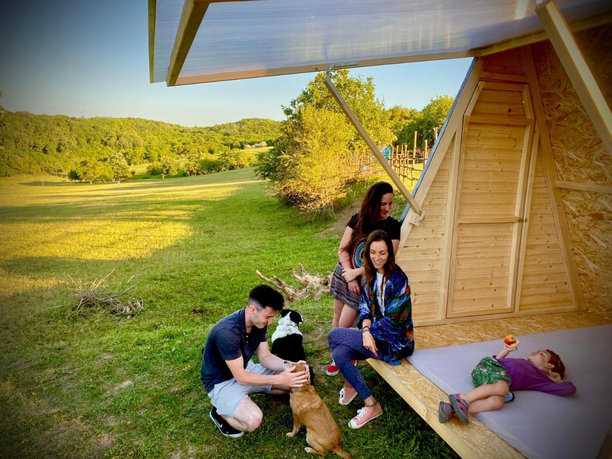 Dharma Horse Shelter Bungalows & Farmping Шіофок Екстер'єр фото
