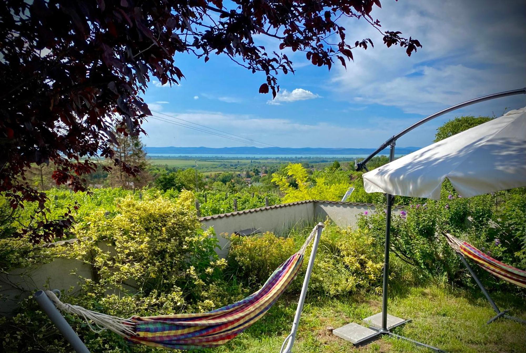 Dharma Horse Shelter Bungalows & Farmping Шіофок Екстер'єр фото